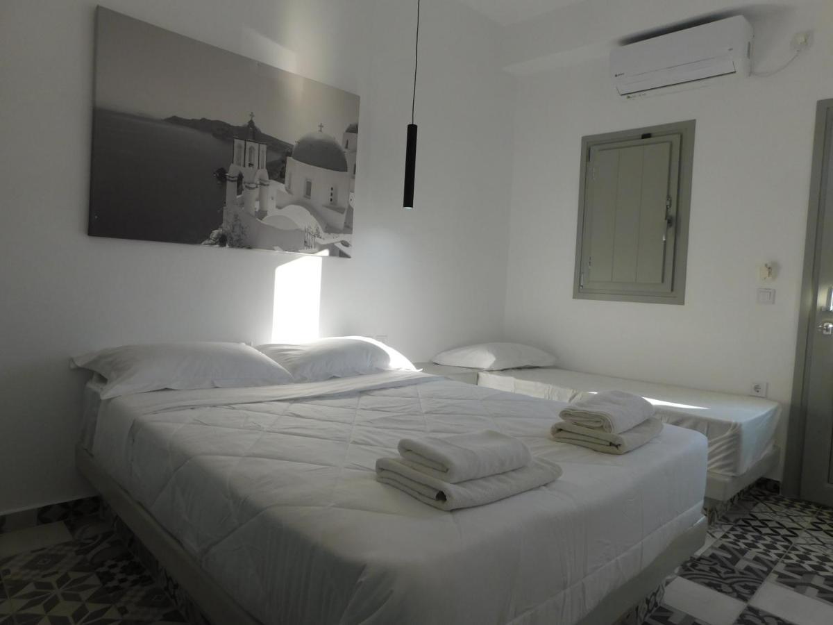 Fira Memorable Hotel Bagian luar foto